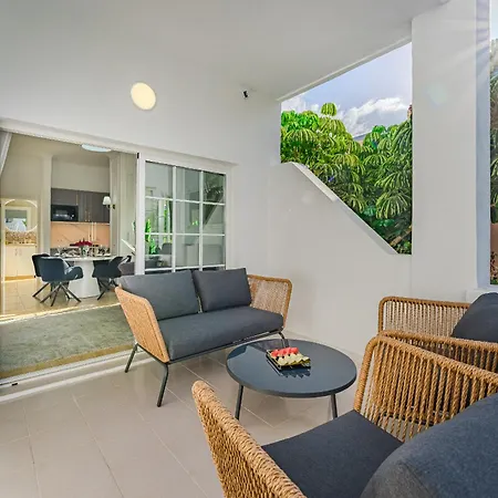 Luxury Apartment In Costa Adeje With 3 Pools One Is Heated 1 Bedroom And 2 Beds Exterior photo