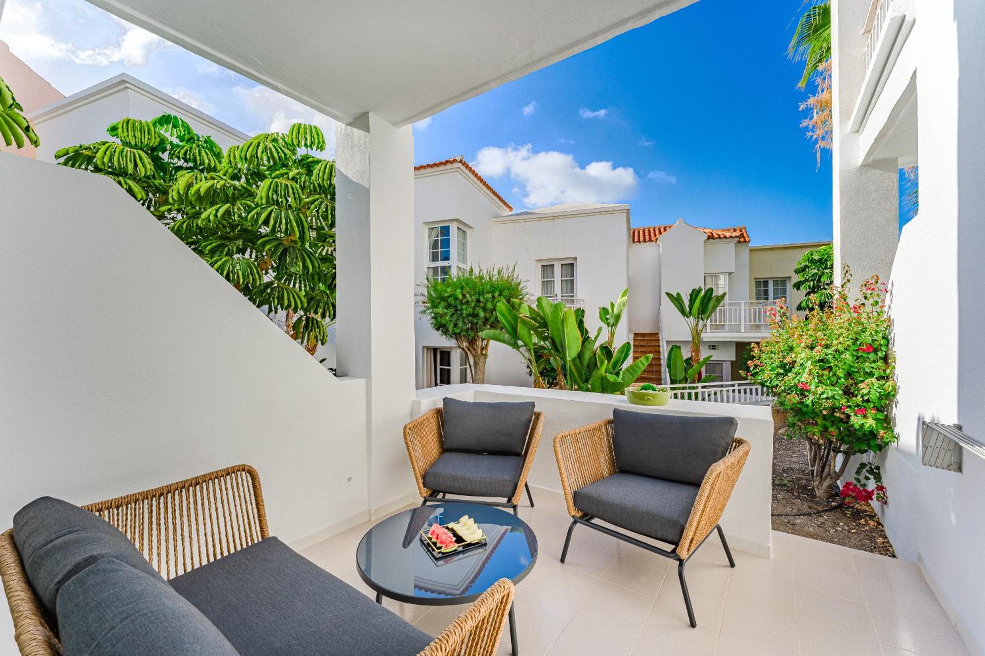 Luxury In With 3 Pools One Is Heated 1 Bedroom And 2 Beds Apartament *