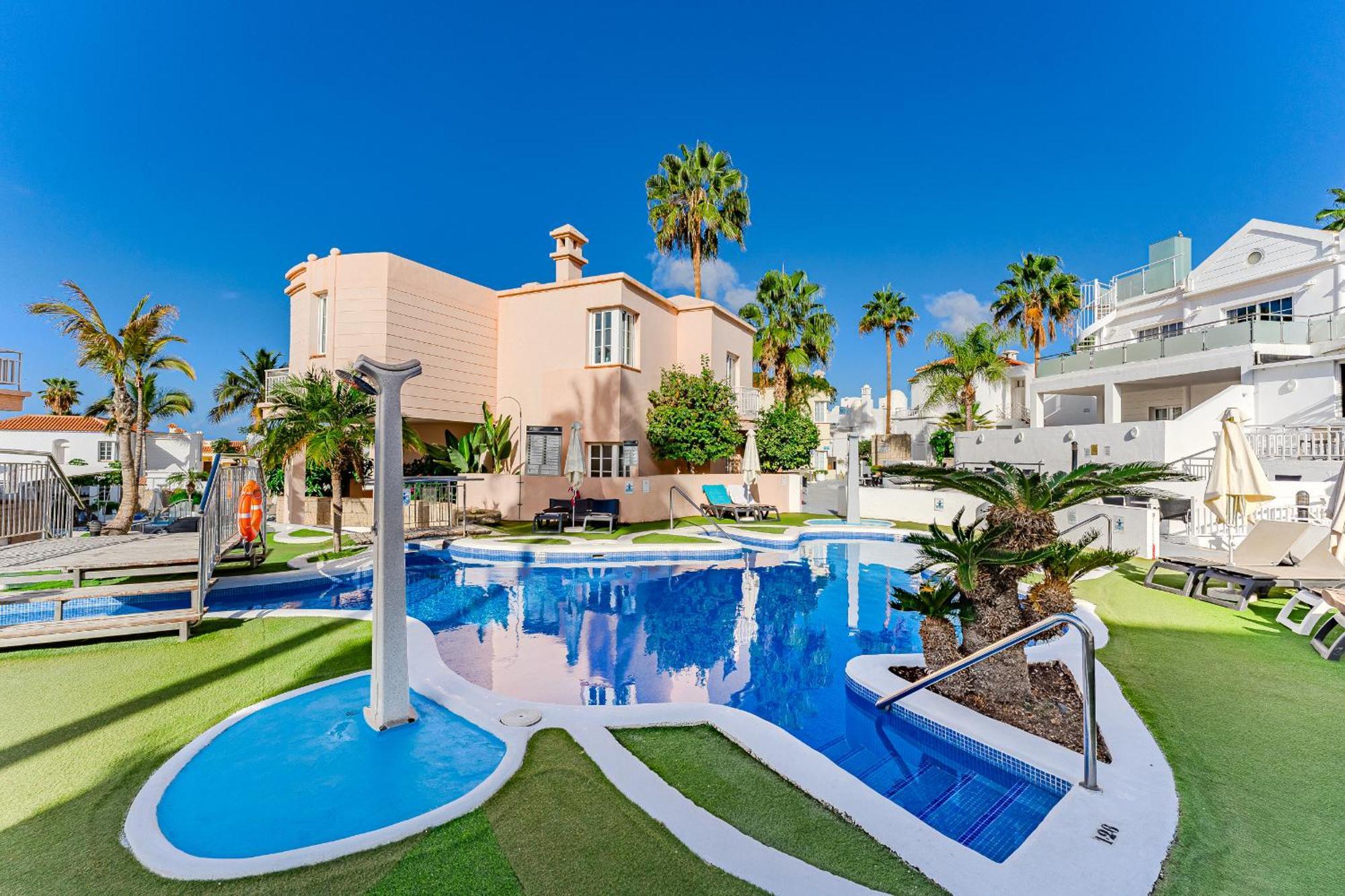 Apartament Luxury In With 3 Pools One Is Heated 1 Bedroom And 2 Beds Costa Adeje (Tenerife)
